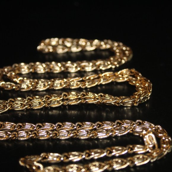 Gold 32" Linked Chain beautiful double or single - Picture 3 of 11